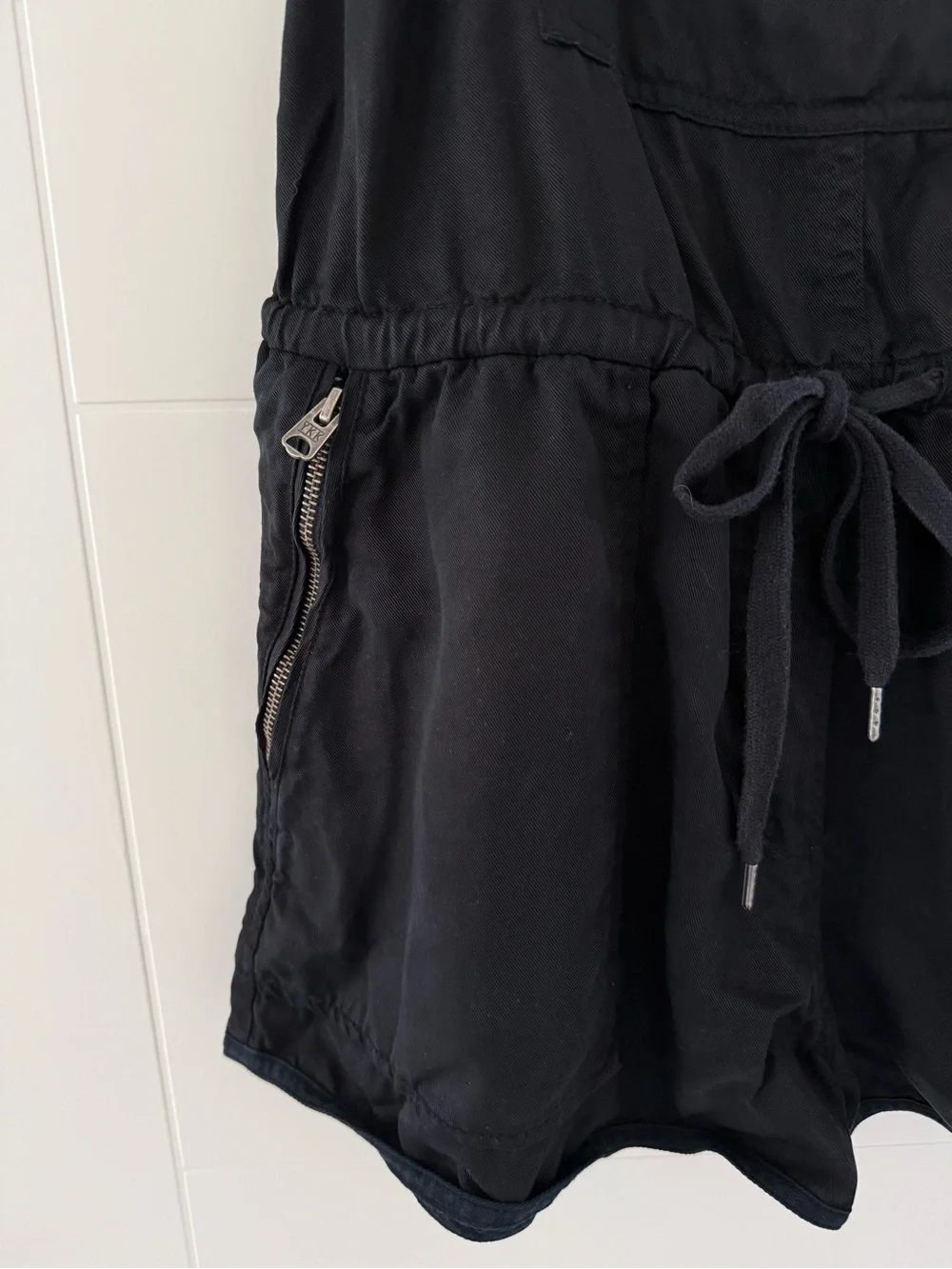 Wilfred Free 100% Lyocell Short Overalls, size medium. - Picture 5 of 7